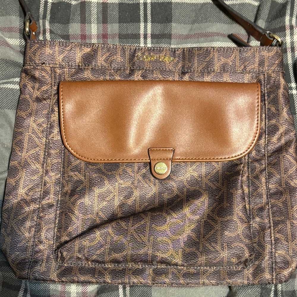 Calvin Klein Crossbody. New without tags